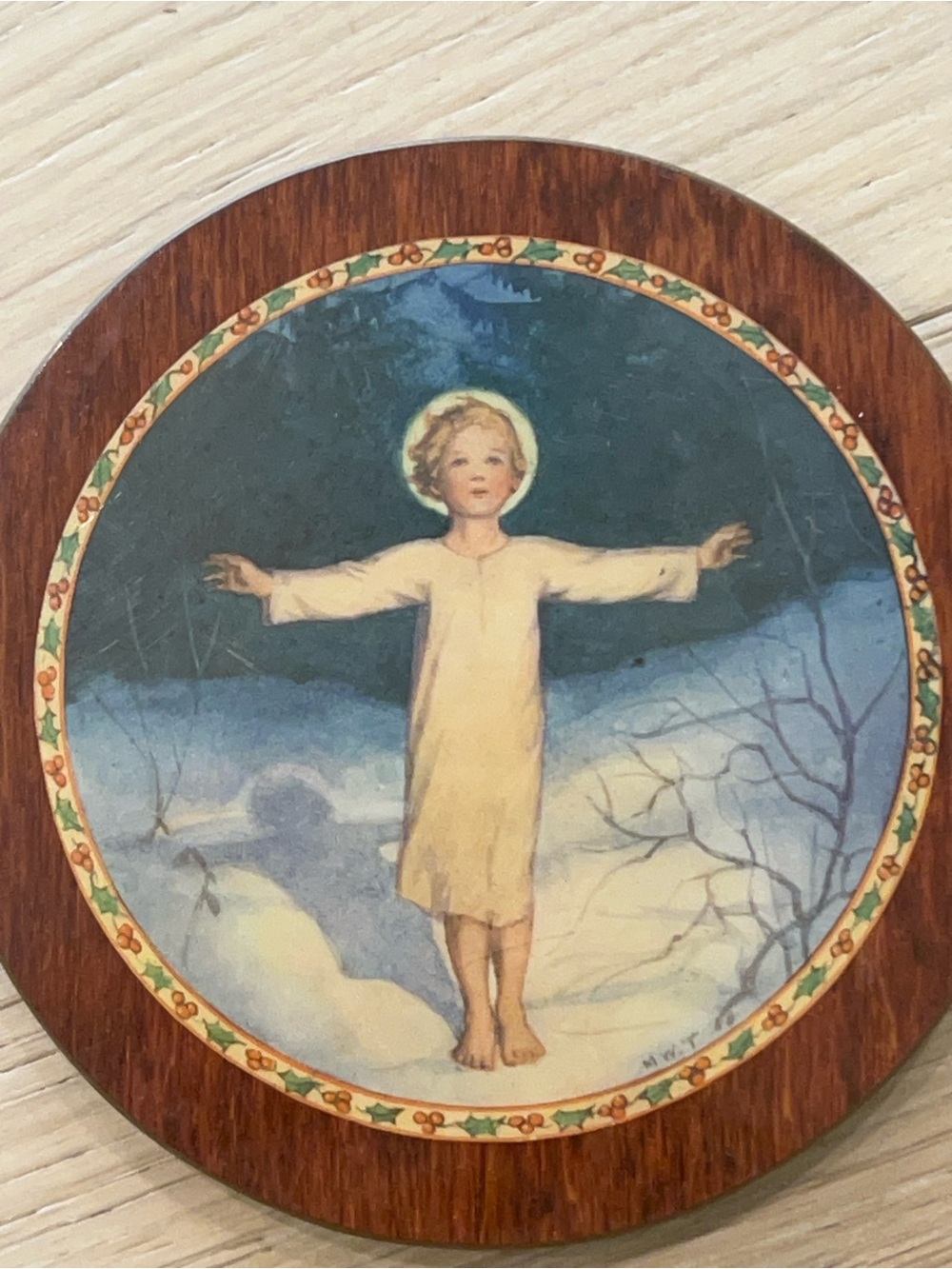 Vintage Round Wood Christmas Wall Plaque Christ Child Holly Border 5.5”